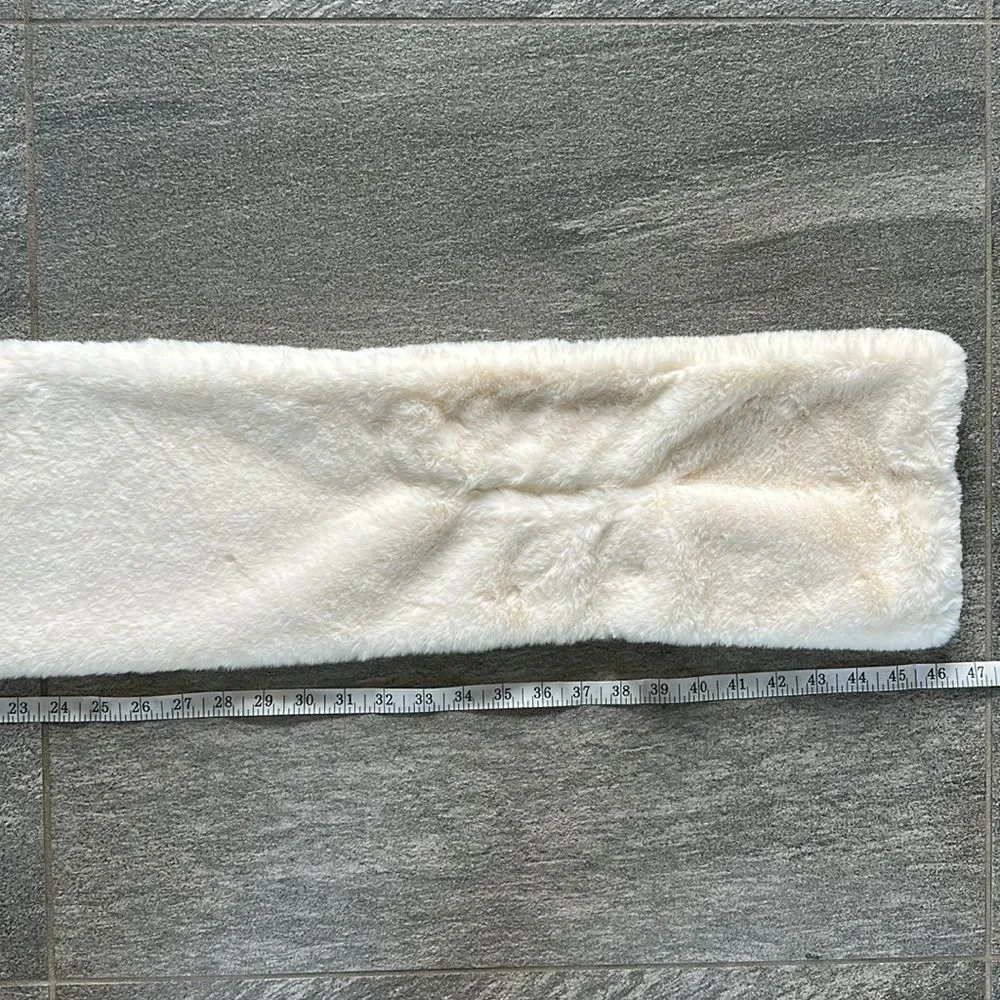 NWT Apparis Ivory Faux Fur Crisscross Scarf Winter Wrap One size 46